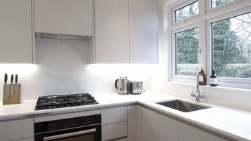 Fridge, oven, dishwasher, toaster