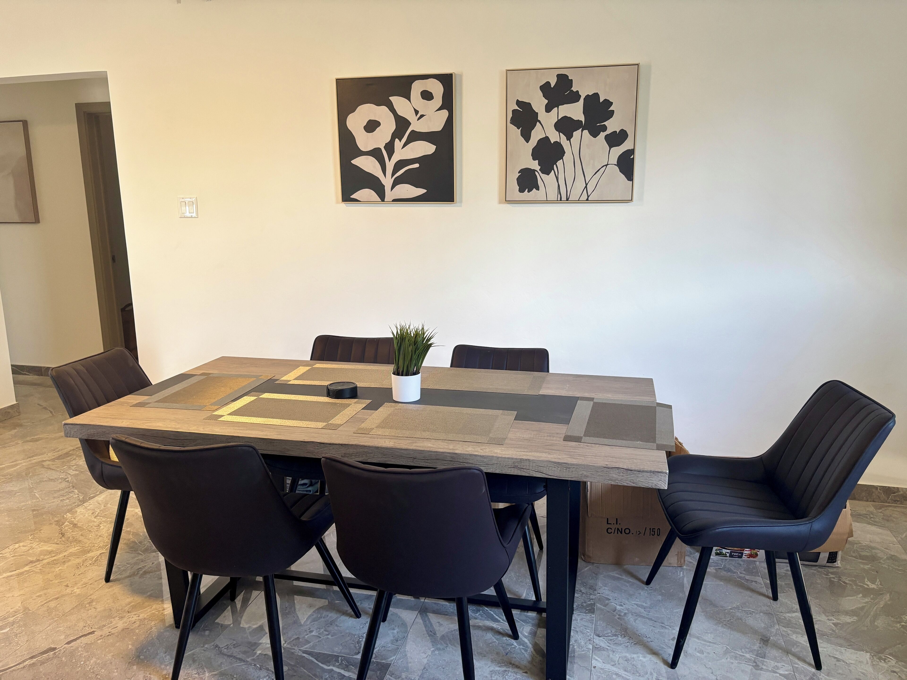 Superior Apartment, Balcony | Dining