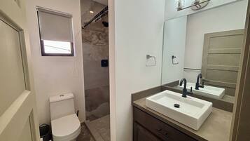 Superior Apartment, Balcony | Bathroom | Free toiletries, hair dryer, towels, soap