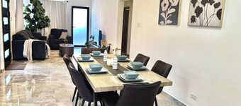 Downtown Prime Apartment - Walk to Ferry