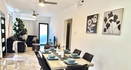 Downtown Prime Apartment - Walk to Ferry