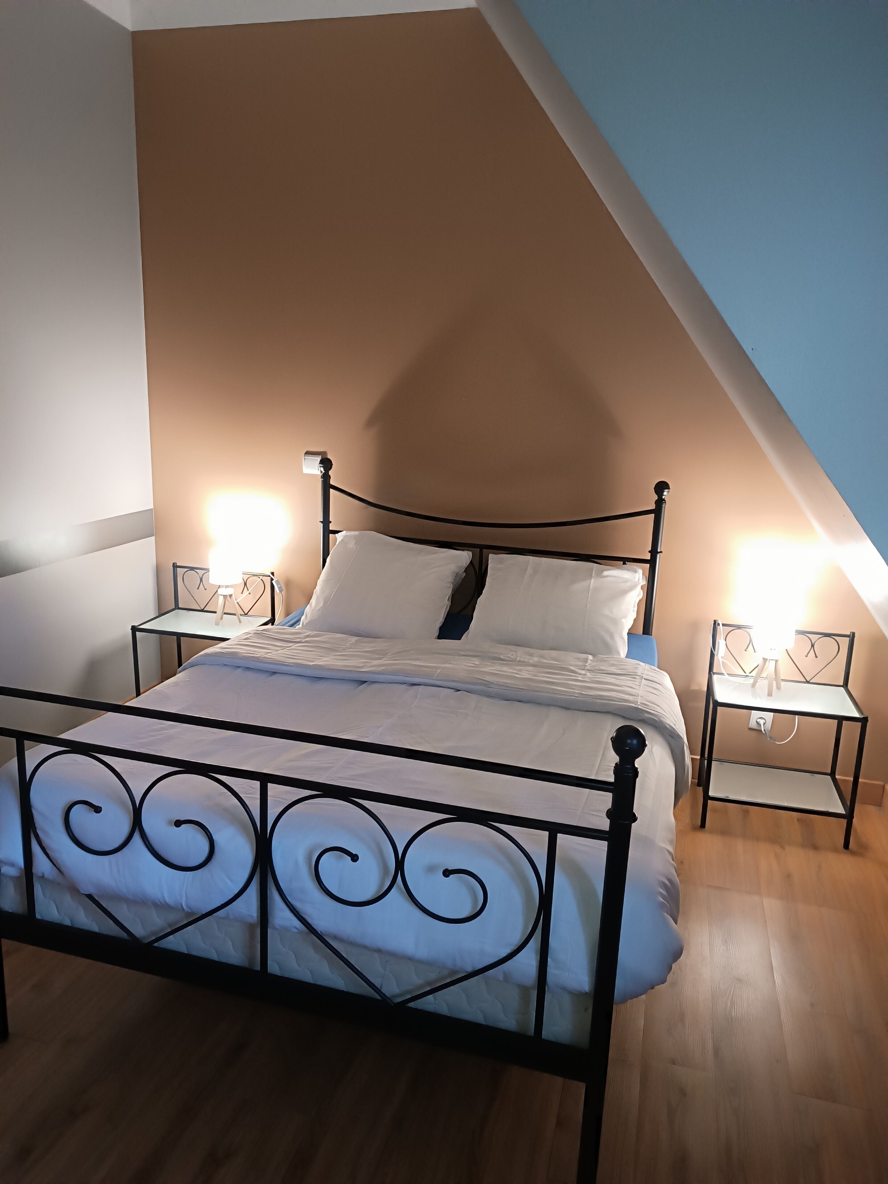 3 habitaciones, tabla de planchar con plancha y wifi 