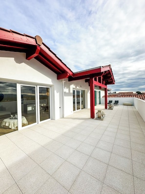 Terrace/patio - Apartment T4 large terrace, Roof top mountain view (bidart)