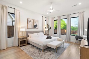 6 bedrooms, desk, iron/ironing board, WiFi - 6BD/5BA of Modern Elegance | Cinema, Games, HotTub (Dallas)