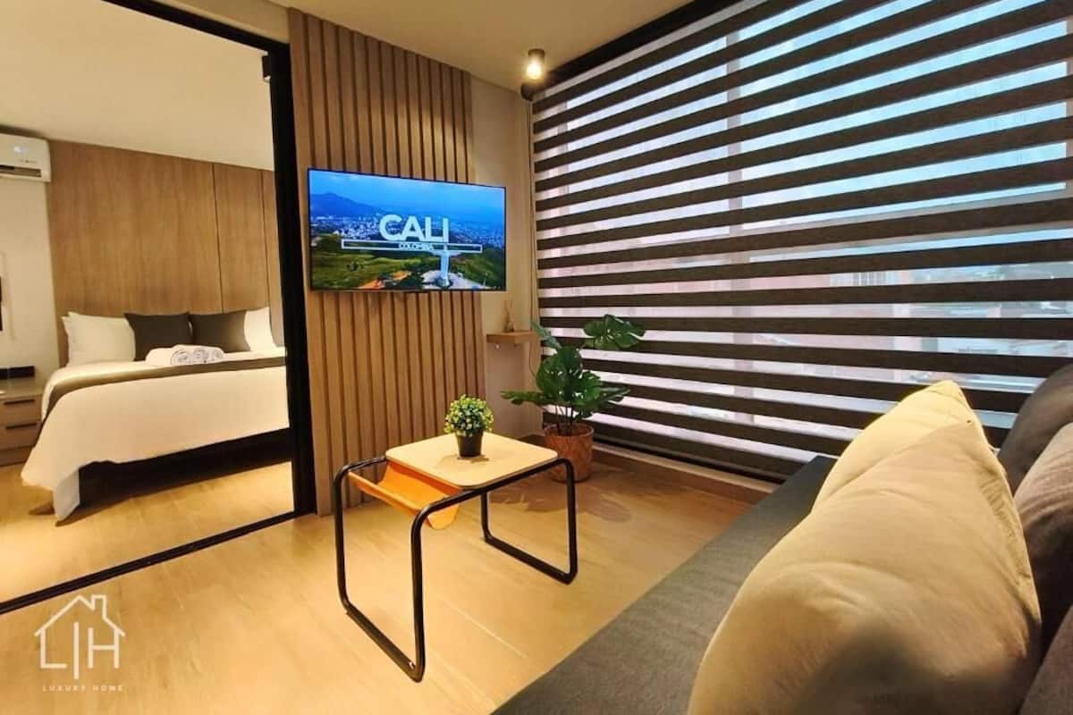 Deluxe-studiolejlighed - udsigt til pool | Mørklægningsgardiner, strygejern/strygebræt, gratis Wi-Fi