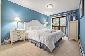 WiFi, bed sheets - Cozy Okemo Ski-In/Out Family Loft | Sleeps 10 (Ludlow)