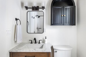 Shower, hair dryer, towels - Modern Trailside Condo w/ Loft | Ski Access (Ludlow)