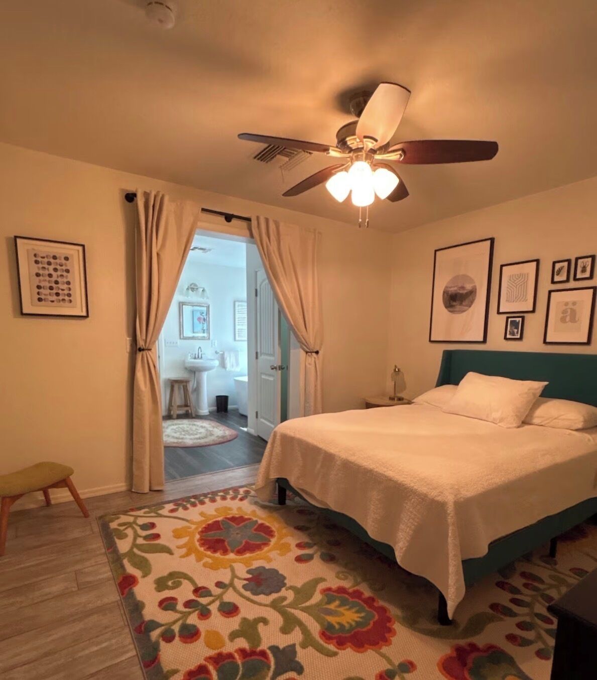 3 quartos, ferros/tábuas de passar roupa, Wi-Fi de cortesia