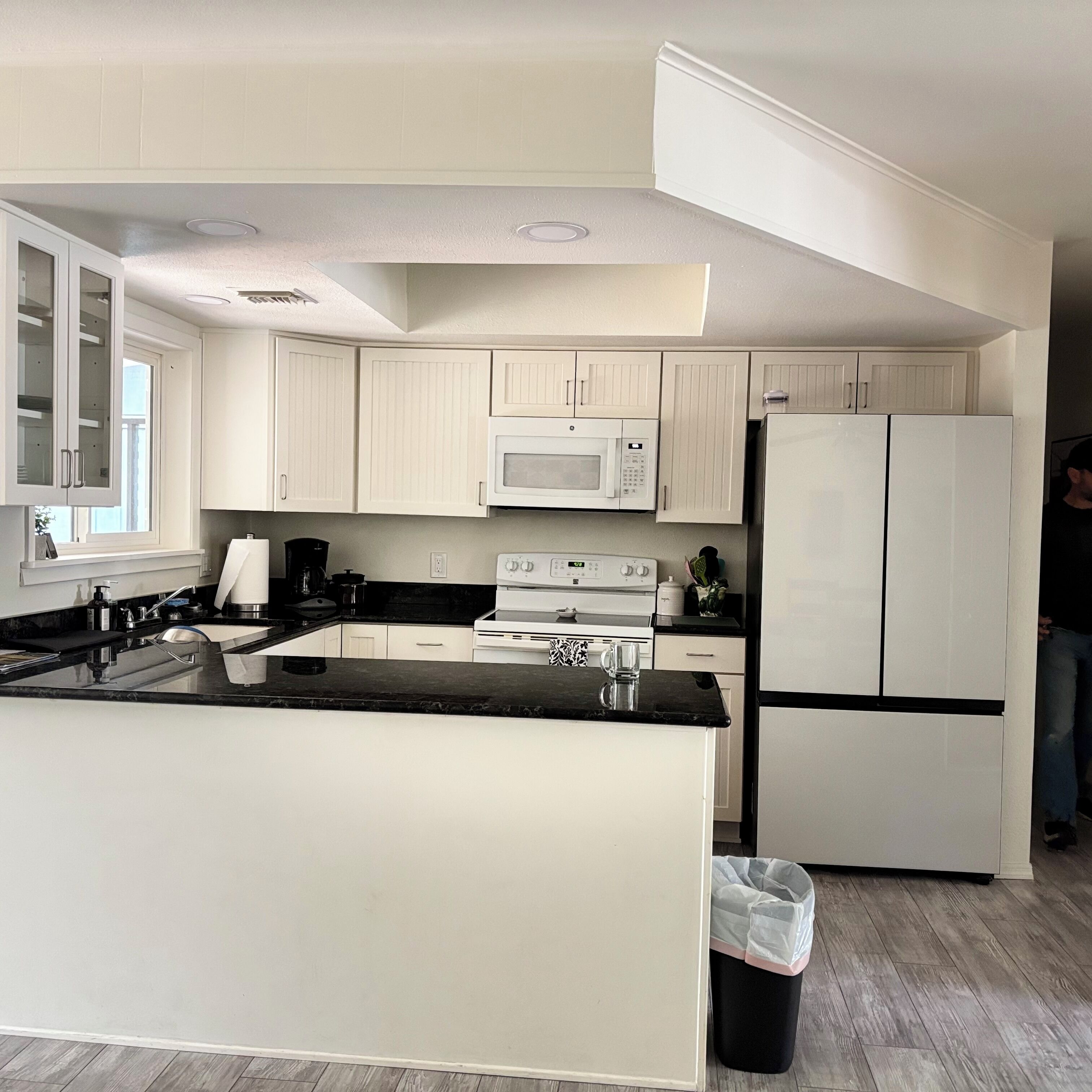 Mikrowelle, Ofen, Herdplatte, Geschirrspüler