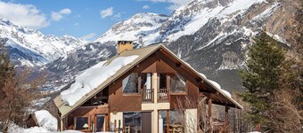 Mountain Chalet Apartment (6 Guests)