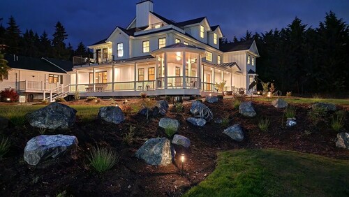 New - Hollywood Manor House