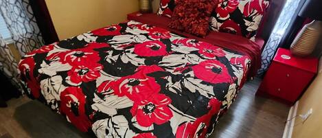 3 bedrooms, iron/ironing board, free WiFi, bed sheets