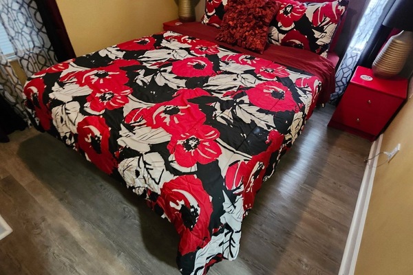 3 bedrooms, iron/ironing board, free WiFi, bed sheets