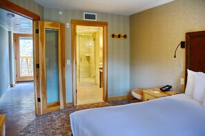 In-room safe, iron/ironing board, free WiFi, bed sheets - Central Banff Rockies Suite | Rooftop Hot Pools! (Banff)