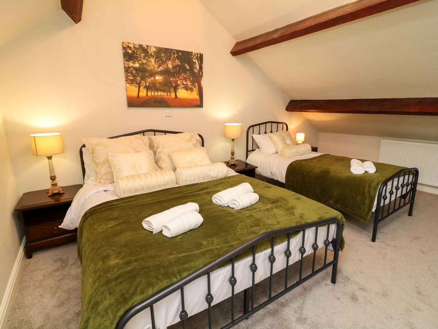 4 bedrooms, WiFi (free), individually decorated, individually furnished