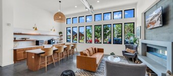 Sugarhouse Townhouse 2/kg bed 2.5/bth gym/garage