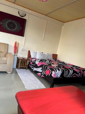 Standard Single Room, City View | Free WiFi, bed sheets - Family Guest House At Hopewell Place (Nyeri)