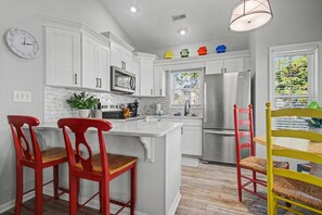 Fridge, microwave, oven, stovetop - The Surf Shack-Limo Golf Cart & Linens Included in Ocean Lakes Family Campground (Myrtle Beach)