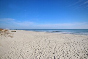 Sun-loungers - The Surf Shack-Limo Golf Cart & Linens Included in Ocean Lakes Family Campground (Myrtle Beach)