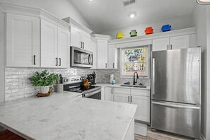 Fridge, microwave, oven, stovetop - The Surf Shack-Limo Golf Cart & Linens Included in Ocean Lakes Family Campground (Myrtle Beach)