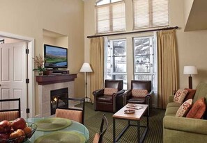 TV, fireplace - Marriott Mountainside. 1 Bdrm. Full kitchen. Ski In-Ski Out. Laundry in unit. (Park City)