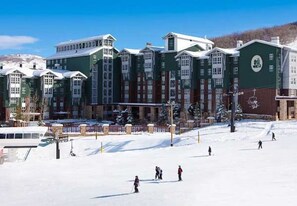 Snow and ski sports - Marriott Mountainside. 1 Bdrm. Full kitchen. Ski In-Ski Out. Laundry in unit. (Park City)