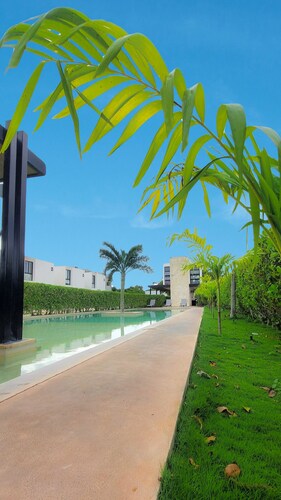 Eco Loft : Balcony with bathtub : Swimming pool and Gym : North Merida