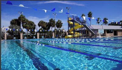 Clearwater Beach Chic 1BR Suite in Boutique Motel just steps away from the sand