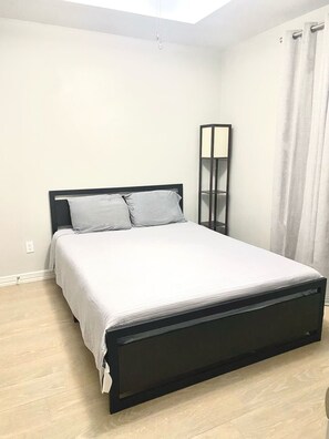 3 chambres, fer et planche à repasser, Wi-Fi, draps fournis