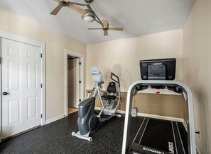 Fitness facility - Incredible gated estate in the heart of downtown Aiken- MASTERS WEEK DREAM HOME (Aiken)