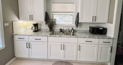 3 Bedroom Home near Hospital, Golf, and Gentle Living.