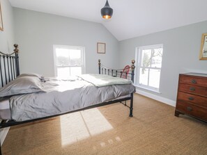 3 bedrooms, individually decorated, individually furnished, free WiFi - Cloneytrace Mines (Ballymena)