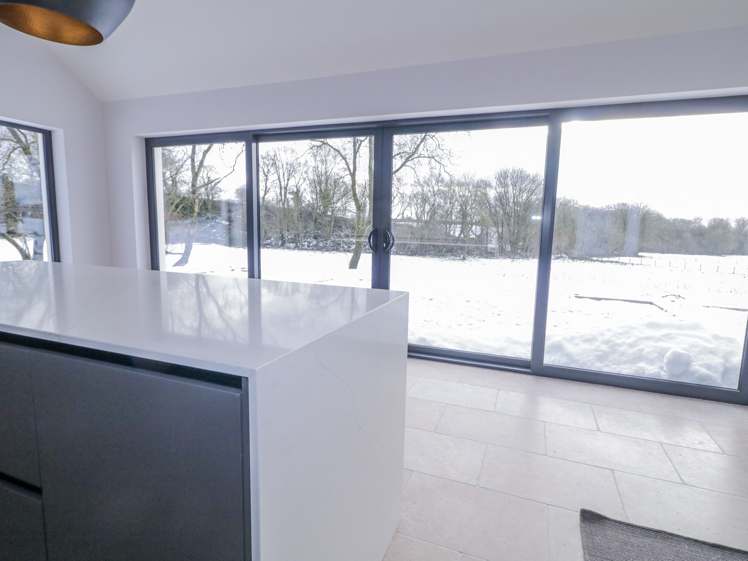 المنشأة من الداخل