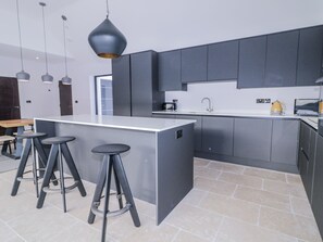 Dishwasher, cookware/dishes/utensils - Cloneytrace Mines (Ballymena)