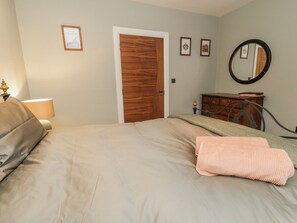 Cottage | 3 bedrooms, individually decorated, individually furnished, free WiFi - Cloneytrace Mines (Ballymena)