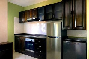 Oven, stovetop - Cà Giovanni: central, spacious, with A/C, WI-Fi and balcony (Santa Maria)