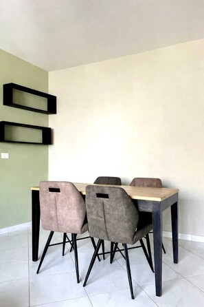 Dining - Cà Giovanni: central, spacious, with A/C, WI-Fi and balcony (Santa Maria)
