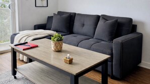 Unclassified image, 3 of 6, button - Cozy apt with pool/gym/hot tub/rooftop, free parking in gorgeous Glendale (Glendale)