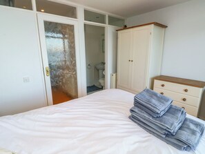 3 quartos, individualmente decorados, individualmente mobiliados