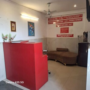 Lobby - Hotel HR Residency (Dwarka)