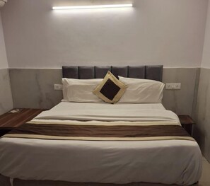 Standard Room | Free WiFi - Hotel HR Residency (Dwarka)