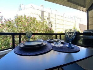 Apartamento básico | Terraço/pátio