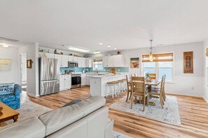 Interior - Dolphin Delight 𓇼 Ocean Views + Beach Walkable (Oak Island)
