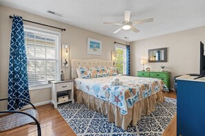 WiFi, bed sheets - Salty Venture 𓇼 Game Room + Fire Pit + Family Fun (Oak Island)