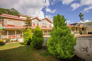 Exterior - Queenspark Guest House (Nyeri)
