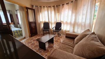 Deluxe Double Room, Garden View | Free WiFi, bed sheets