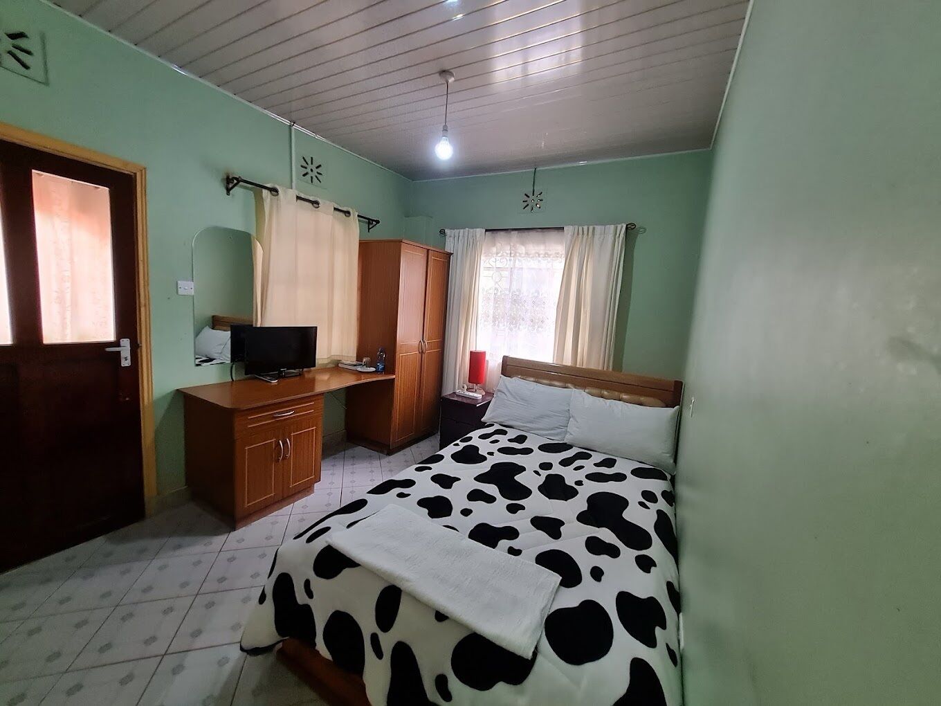 Enkeltrom – deluxe, hageutsikt | Wi-fi (inkludert) og sengetøy