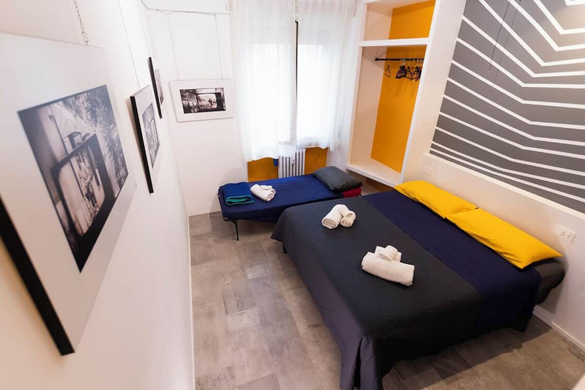 Laptop workspace, iron/ironing board, free WiFi