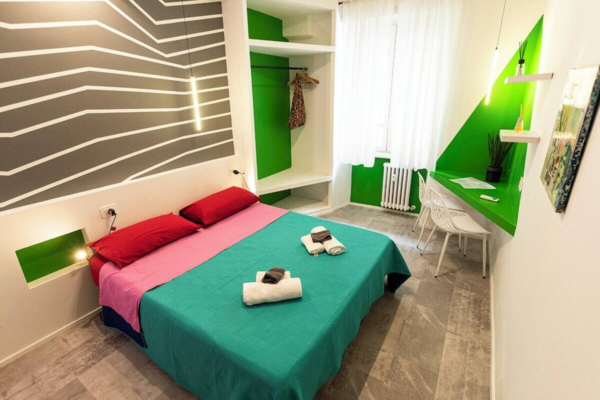 Bureau, espace de travail pour ordinateurs portables