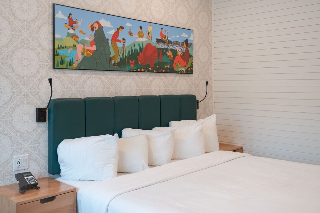 In-room safe, free WiFi, bed sheets